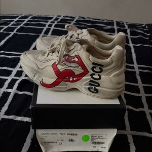Gucci Off-White Sneakers with Red Lips Design